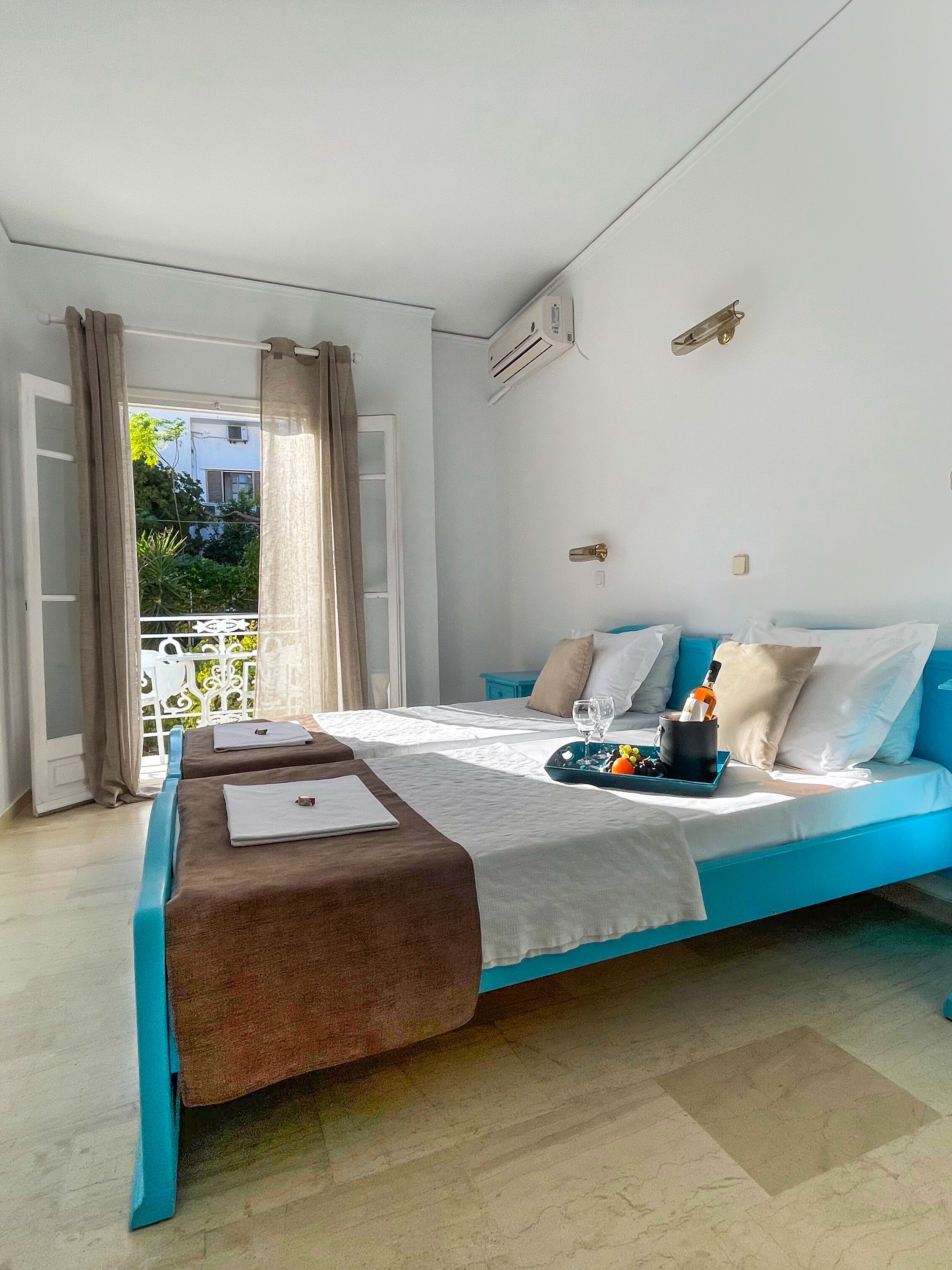 Twin Room | In-room safe, free WiFi, bed sheets