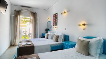 Deluxe Triple Room, Balcony (with Bathtub) | In-room safe, free WiFi, bed sheets