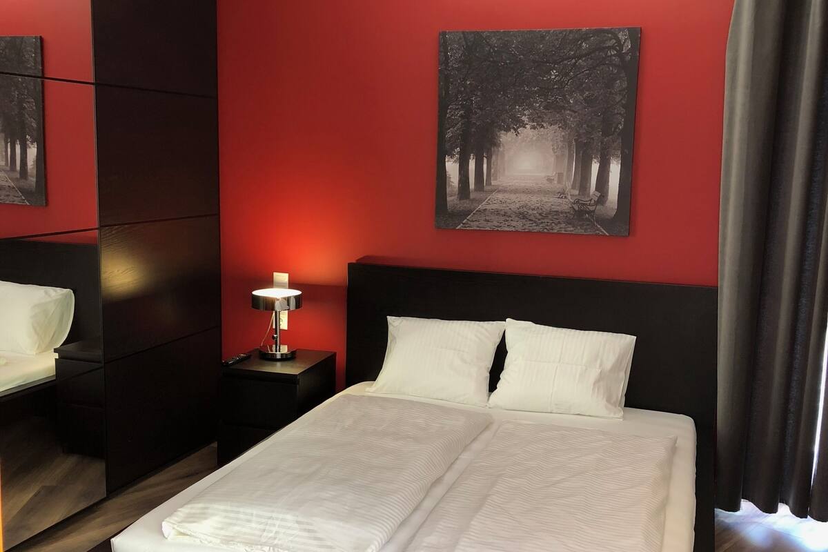 King Room, Balcony | Cortinas blackout, tabla de planchar con plancha y wifi gratis