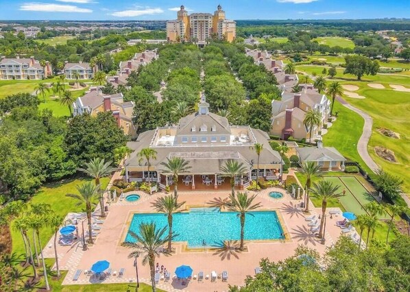 Exterior - Pool heat in rental rate !! PRIVATE pool/spa, 6 resort pools, whole house DVR (Kissimmee)