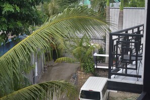 Garden view - Hohola Apartments (Port Moresby)