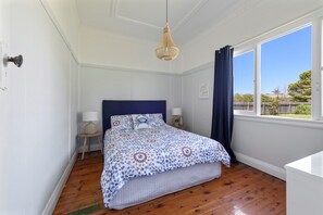 2 dormitoris, planxa i posts de planxar, wifi i roba de llit