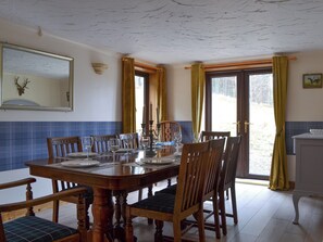 Dining - 5 bedroom accommodation in Duthil, near Aviemore (Duthil, near Aviemore)