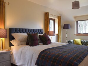 5 bedrooms, free WiFi, bed sheets