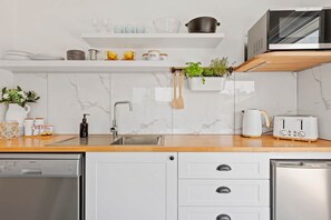 Fridge, microwave, oven, stovetop