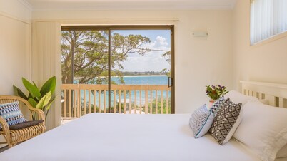 Driftwood - Beachfront location, pet friendly, families