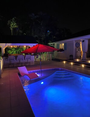 Outdoor pool, a heated pool - COASTAL VIBES CANAL HOME (Naples)