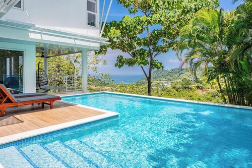 Spektakuläre Luxusresidenz mit herrlichem Meerblick und privatem Pool!