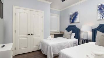 3 bedrooms, desk, iron/ironing board, free WiFi