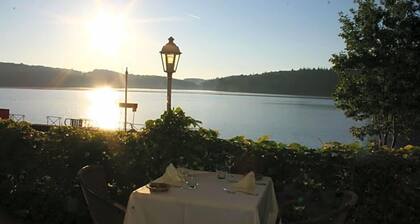 Hotel du Lac