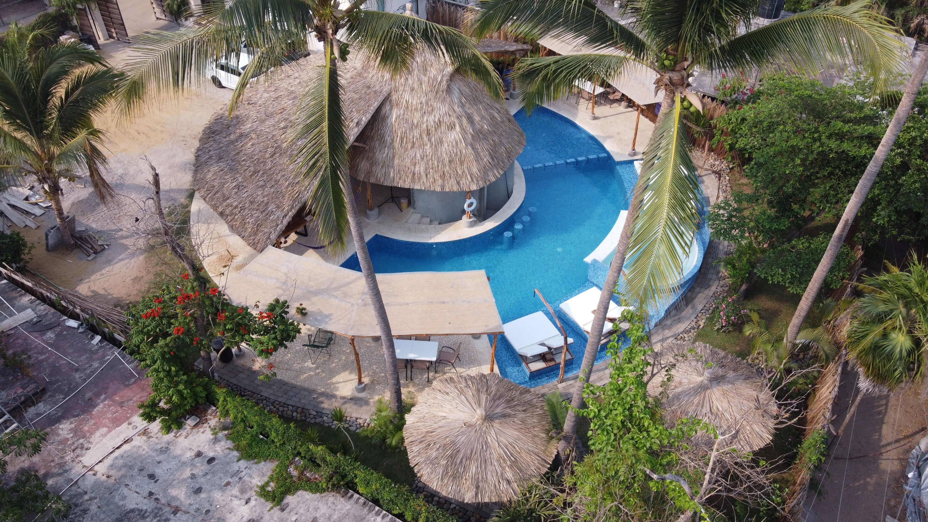 Outdoor pool, pool loungers