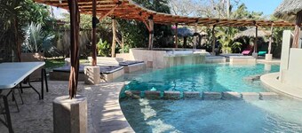 Hotel Ashly Loma Larga