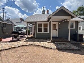 Exterior - The Cottage (Colorado Springs)