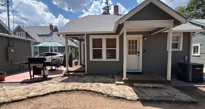 Viihtyisä mökki vain muutaman minuutin päässä keskustasta ja OCC: stä!