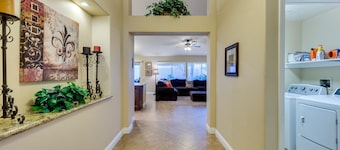 ***1600 Sq Ft 3 Bed 2 Bath 1 Story Private Pool