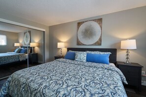 2 chambres, fer et planche à repasser, Wi-Fi, draps fournis