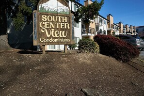 Exterior detail - SeaTac Condo Close to Everything! (Tukwila)