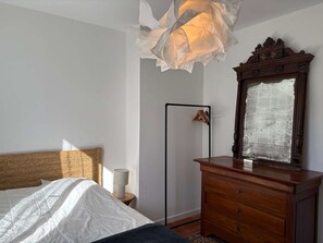 3 chambres, fer et planche à repasser, Wi-Fi gratuit