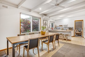 Family House | In-room dining - Charlie's Place (Rye)