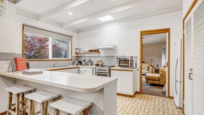 Camera familiare | Cucina privata | Macchina per tè/caffè, frigorifero, microonde, forno