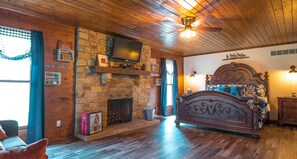 6 slaapkamers, reisbedje, wifi, beddengoed