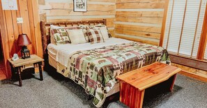 5 bedrooms, iron/ironing board, WiFi, bed sheets