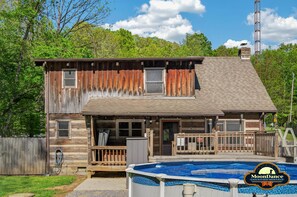 Exterior - Log cabin, pets, close to Nashville. (Nashville)