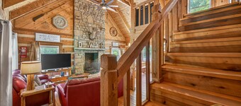 Log cabin, pets, close to Nashville.