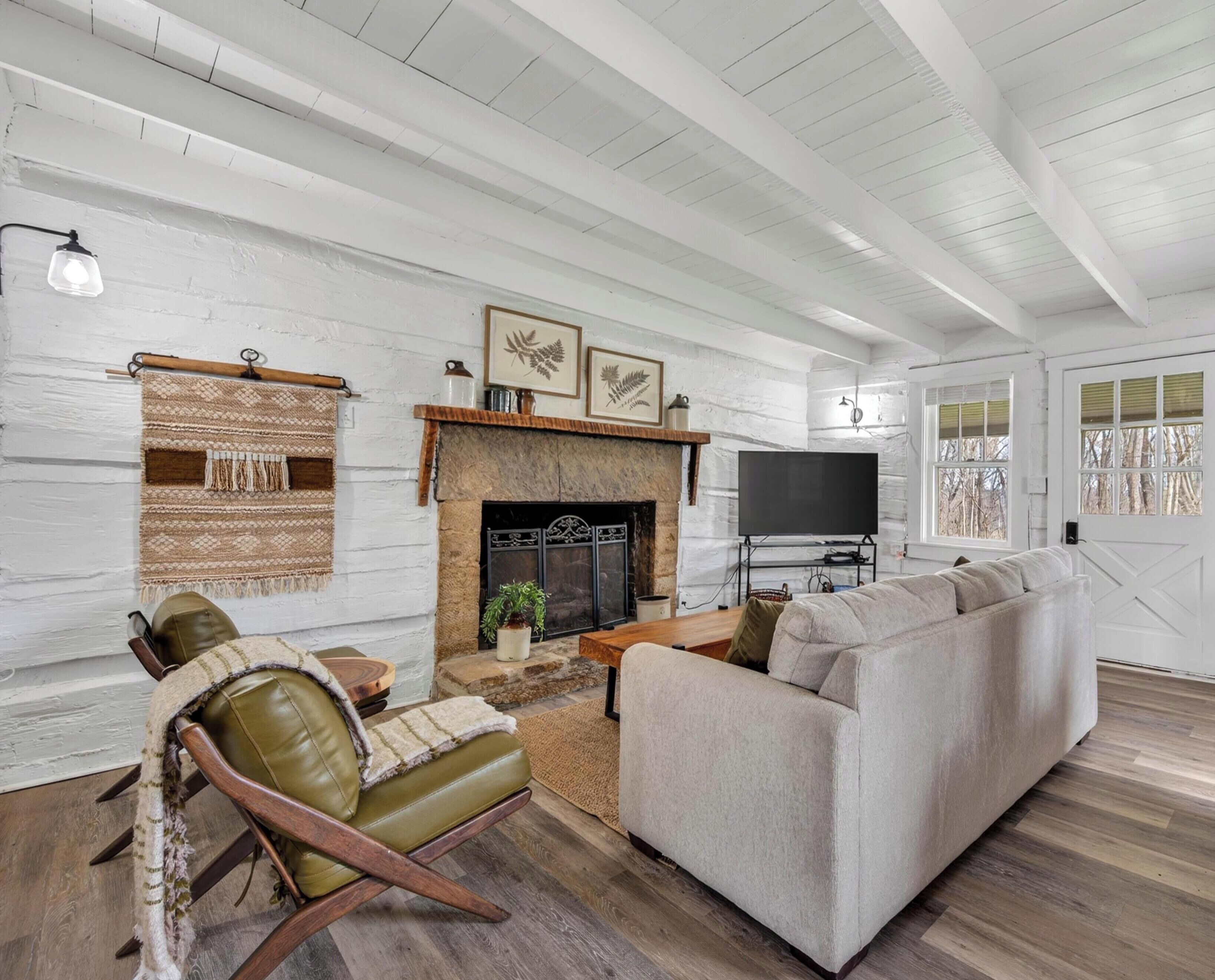 TV, fireplace, DVD player