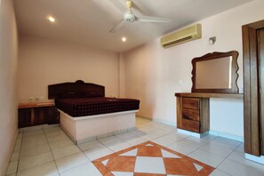 Habitación estándar | Sistema de insonorización y ropa de cama