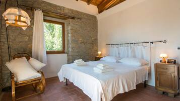 3 Schlafzimmer, Reisekinderbett, kostenloses WLAN, Bettwäsche