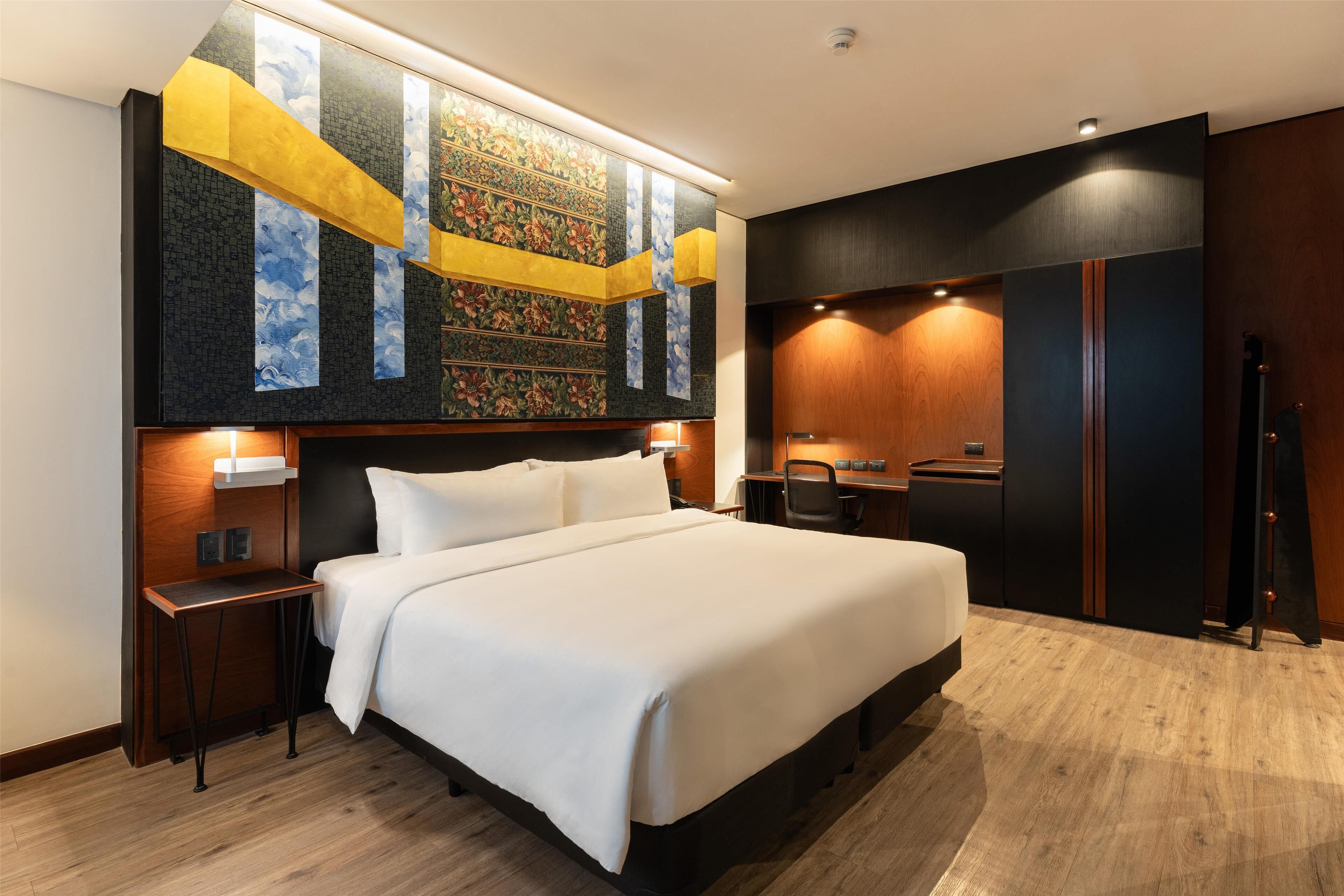 deluxe room, 1 king bed | free wifi, bed sheets