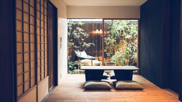 Maison (Private Vacation Home, Open-air Bath) | Vue de la chambre