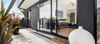 Red Beach Designed Stylish 2 BR Suite