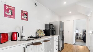 Unclassified image, 5 of 8, button - Red Beach Designed Stylish 2 BR Suite (Whangaparaoa)