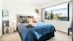 Unclassified image, 2 of 8, button - Red Beach Designed Stylish 2 BR Suite (Whangaparaoa)