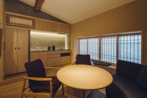 Living area - Asahi House Kyoto Dog Friendly (Kyoto)