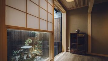 Private Vacation Home | 2 bedrooms, down comforters, in-room safe, free WiFi