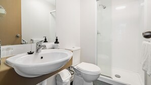 Comfort Double Room | Bathroom sink - Cosy and Convenient Apt in Auckland CBD (Auckland)