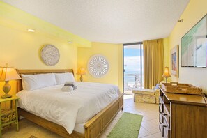 2 bedrooms, internet, bed sheets