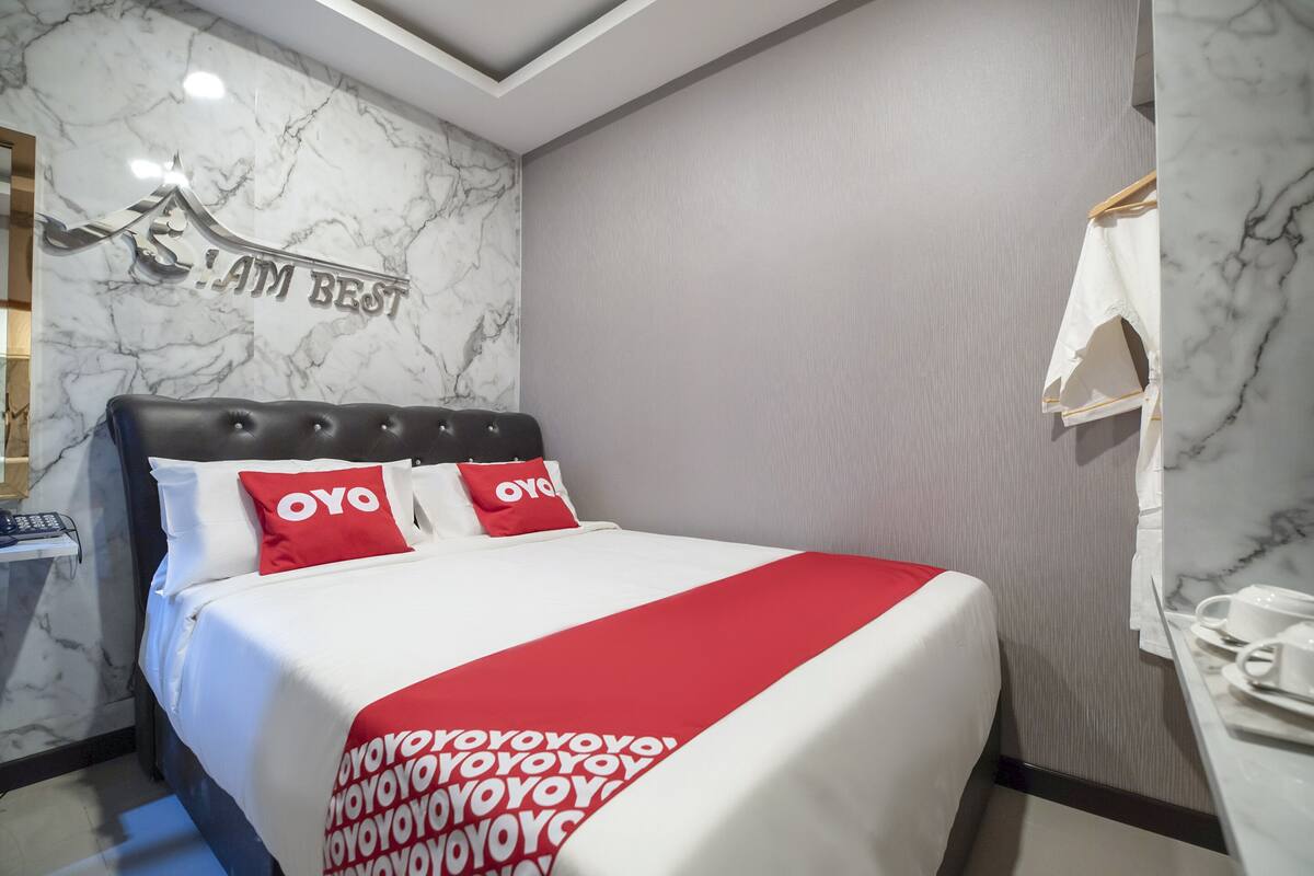 Deluxe Double Room | Minibar, desk, WiFi (free)
