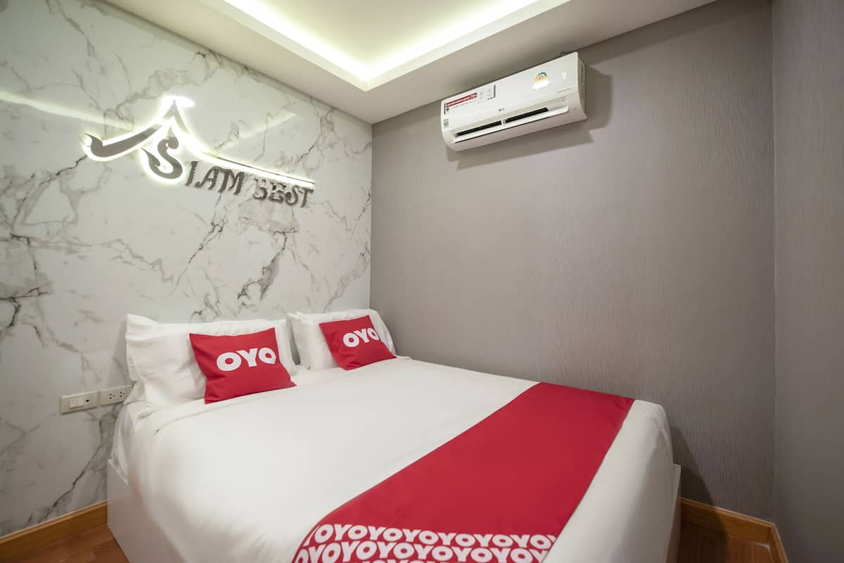 Superior Double Room | Minibar, desk, WiFi (free)