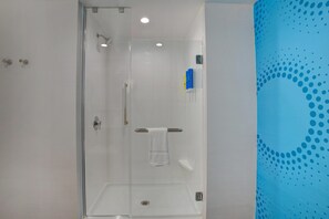 Kamar, 1 Tempat Tidur King | Shower kamar mandi