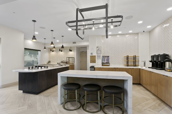 Free daily on-the-go breakfast - Staybridge Suites Atlanta Ne - Duluth by IHG (Duluth)