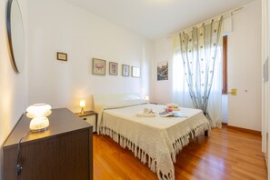 2 Schlafzimmer, Bügeleisen/Bügelbrett, Internetzugang, Bettwäsche