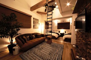 Private Vacation Home | Living area | Flat-screen TV
