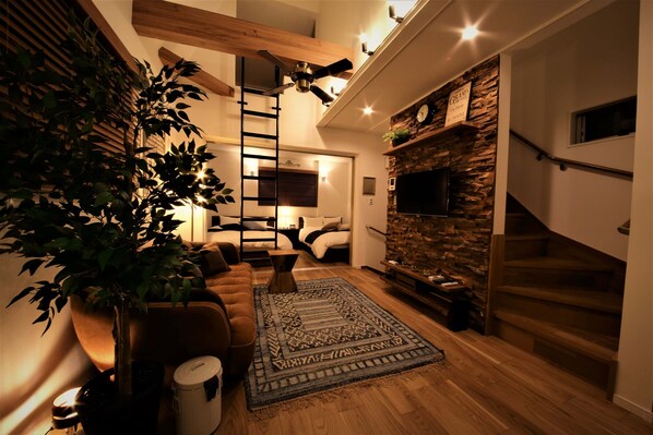 一棟貸し | リビング エリア | 薄型テレビ