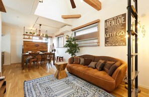 Private Vacation Home | Living area | Flat-screen TV