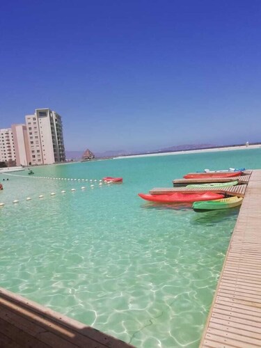 Das Beachfront Spectacular New Apartment bietet Platz für bis zu 8 Personen - Laguna del Mar.