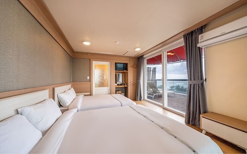 Benikea San & Bada Jumunjin Resort